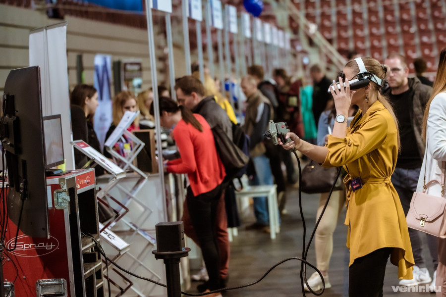 Virtuálisvalóság-szimulátorokkal is kipróbálhatjuk a szakmákat