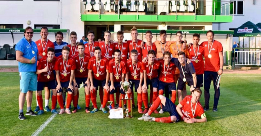 A kupagyőztes fiatalok! - Fotó: Palotai Nándor facebook