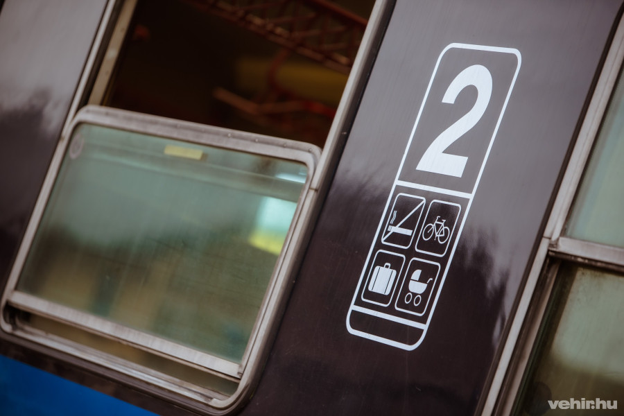 Komplex közlekedés: kétkerékről vonatra