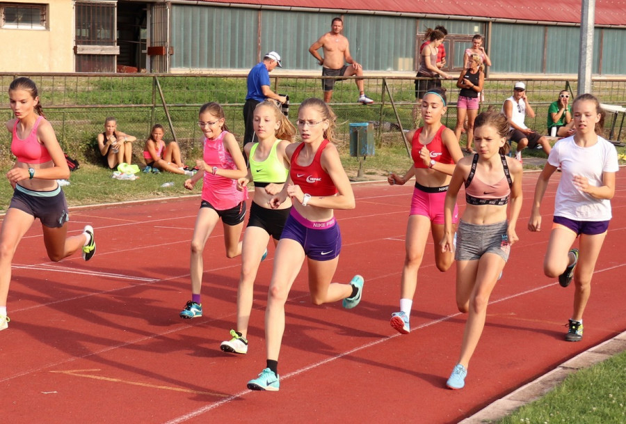 Szemán Kata újonc leány 600 méteren nyert