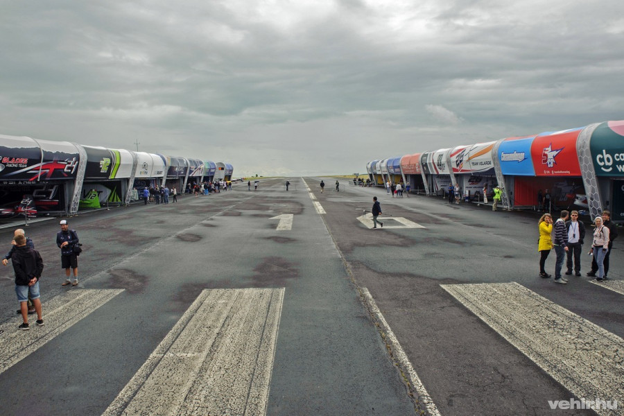 Versenyhangárok a Red Bull Air Race magyarországi futamának repülőterén Szentkirályszabadján 2019. július 13-án. MTI/Lakatos Péter