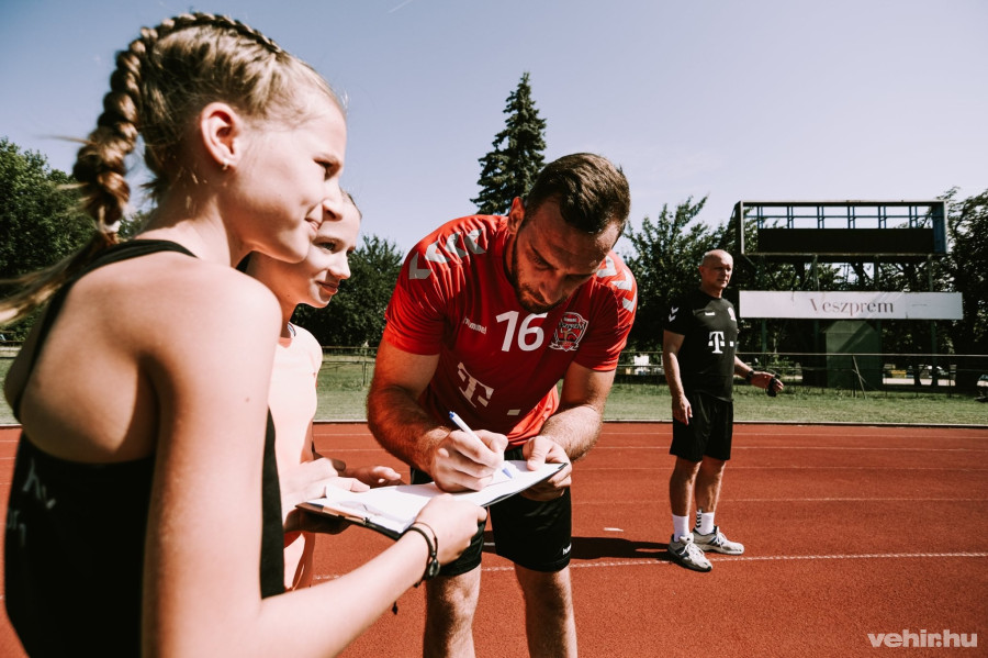 Az új hálóőrnek, Vladimir Cuparának már most akadnak helyi rajongói