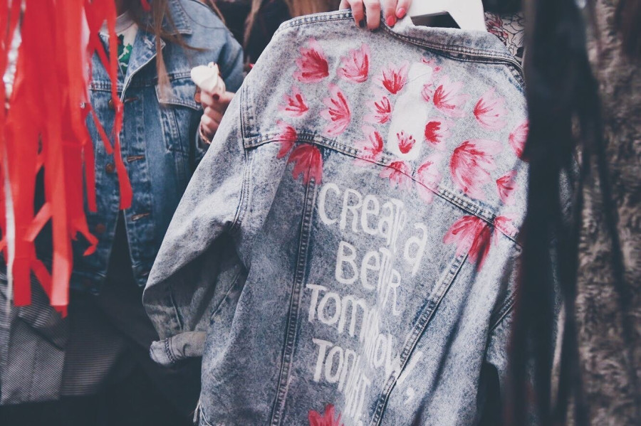 Gyönyörű, újrahasznosított kabátok /Fotó: Y Konszept FB