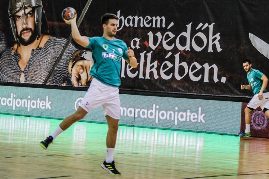 Juhász Ádám súlyos sérülést szenvedett az Eger elleni bajnokin - Fotó: facebook.com/tatabanyahandball