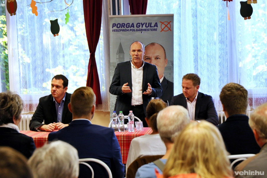 Kovács Áron, Porga Gyula és Csík Richárd a csütörtök esti fórumon