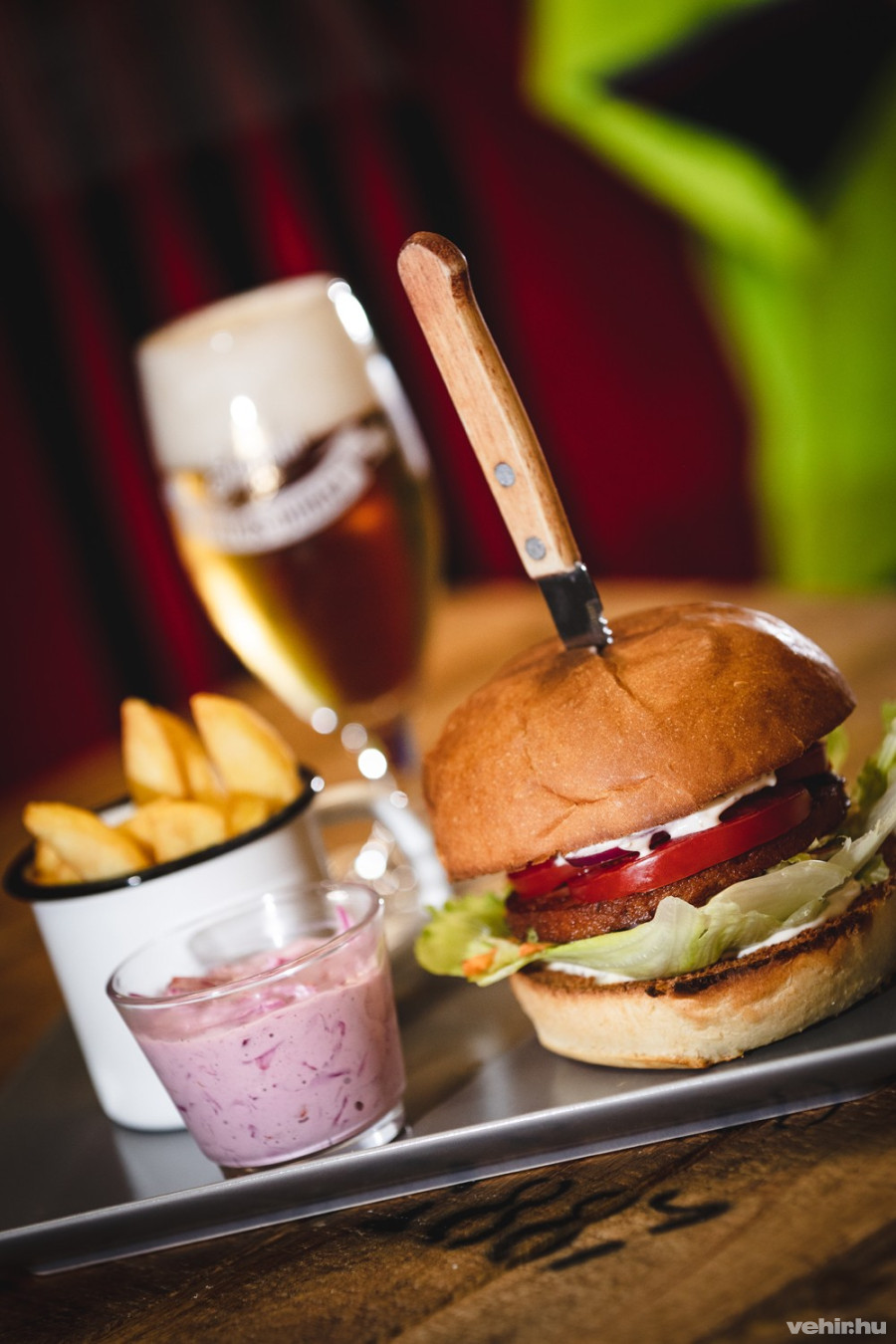 Lazacburgert nem lehet máshol kapni a környéken