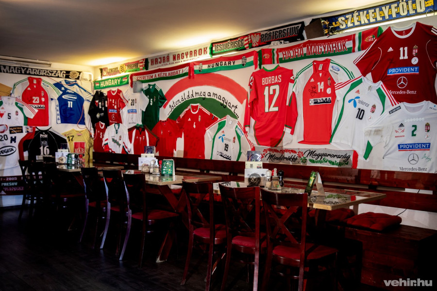 A magyar-sarok, ahol csak magyar mezek vannak kiállítva