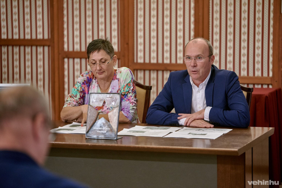 Brányi Mária és Porga Gyula a szeptember 25-én tartott sajtótájékoztatón