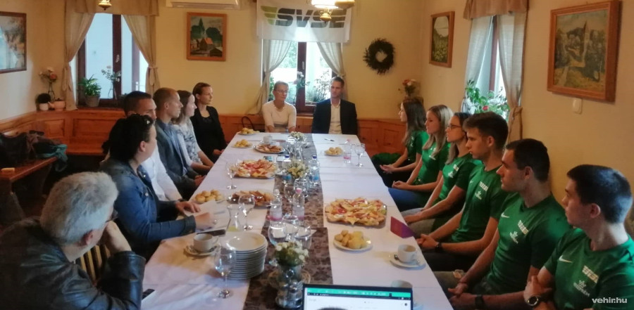 Évadzáró SVSE-sajtótájékoztató a Gyarmati Étteremben