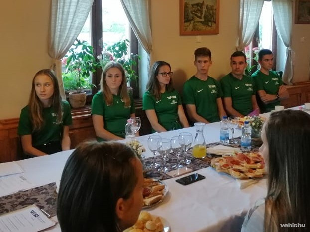 Az SVSE legeredményesebb atlétái: Varga Gréta, Bartha-Kéri Bianka, Kéri Bettina, Molnár Attila, Szögi István, Kiss Gergő