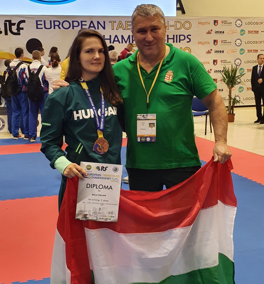 Az újdonsült Eb-bronzérmes Bécsi Nikolett és edzője, Vajky László