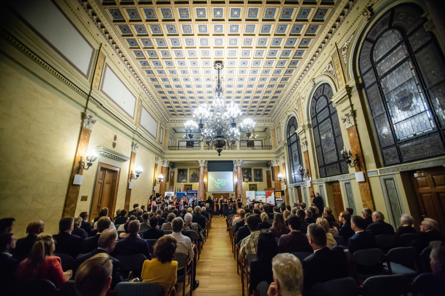 A Prima gálát a hagyományoknak megfelelően idén is a Megyeházán rendezik meg november 15-én este