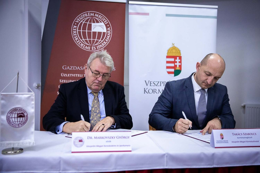 Megállapodást írt alá az Iparkamara és a Kormányhivatal
