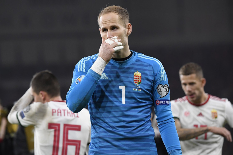 Gulácsi Péter kapus a Wales - Magyarország labdarúgó Európa-bajnoki selejtezőmérkőzés végén a cardiffi városi stadionban 2019. november 19-én. Wales 2-0-ra győzött. MTI/Kovács Tamás