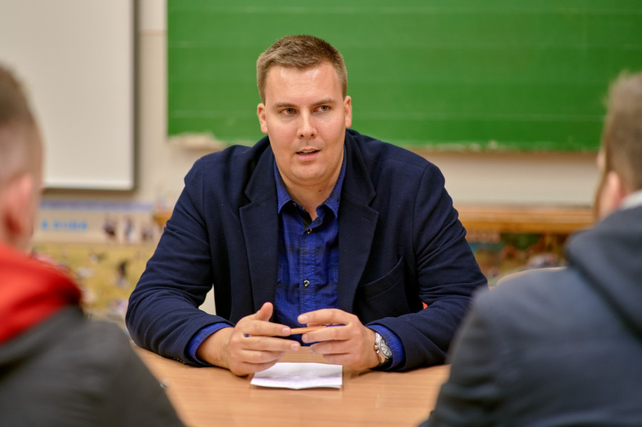 Halmay Gábor a Szilágyi Keresztény Iskolában tartotta első fogadóóráját november 27-én