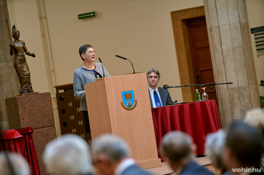 Az önkormányzat támogatására továbbra is számíthat a Pannon Egyetem- mondta Brányi Mária alpolgármester