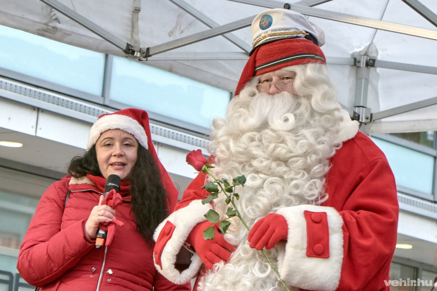A 18 év örömére érettségiző sapkát kapott Joulupukki