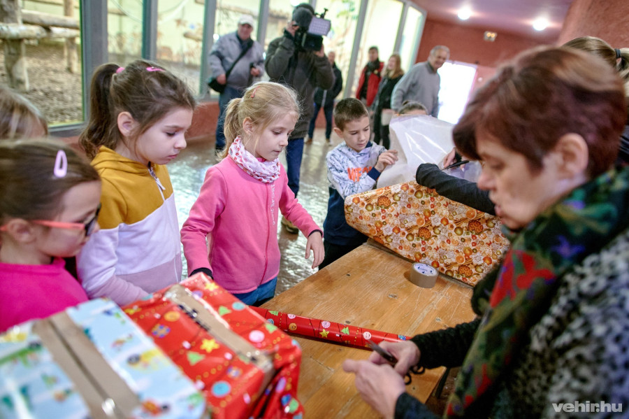 Készülnek az ajándékok