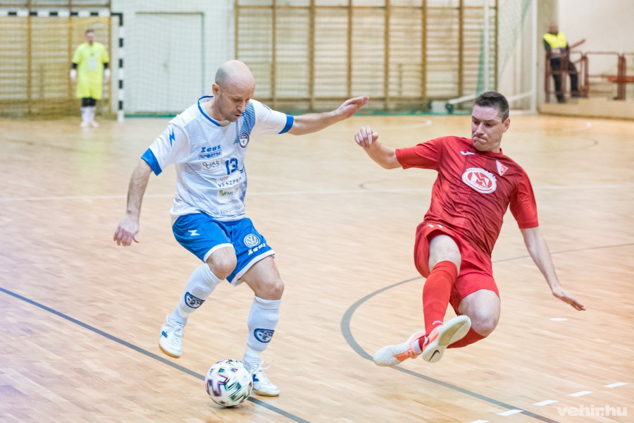 A négyes döntő kapujában Gyurcsányi Zsolt és csapata