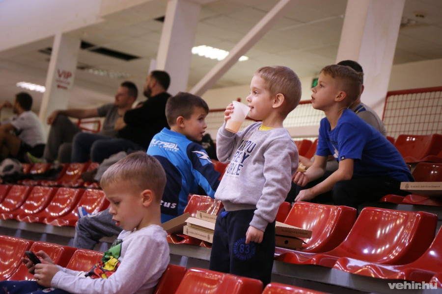 Szurkolóból sem volt hiány