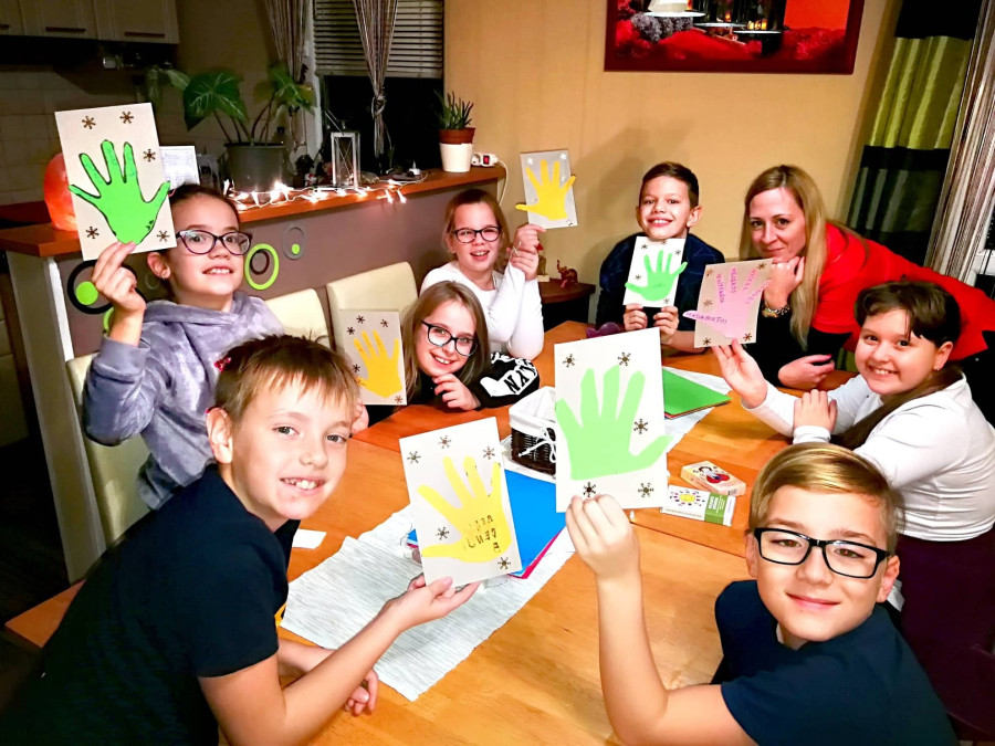 Boldogságóra a gyerekekkel