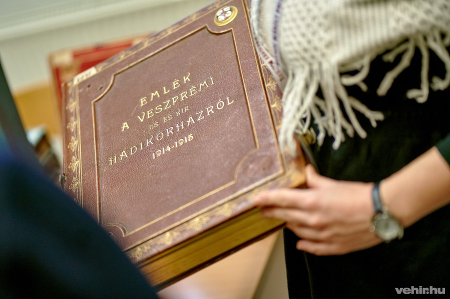 Jól látszanak a díszítések