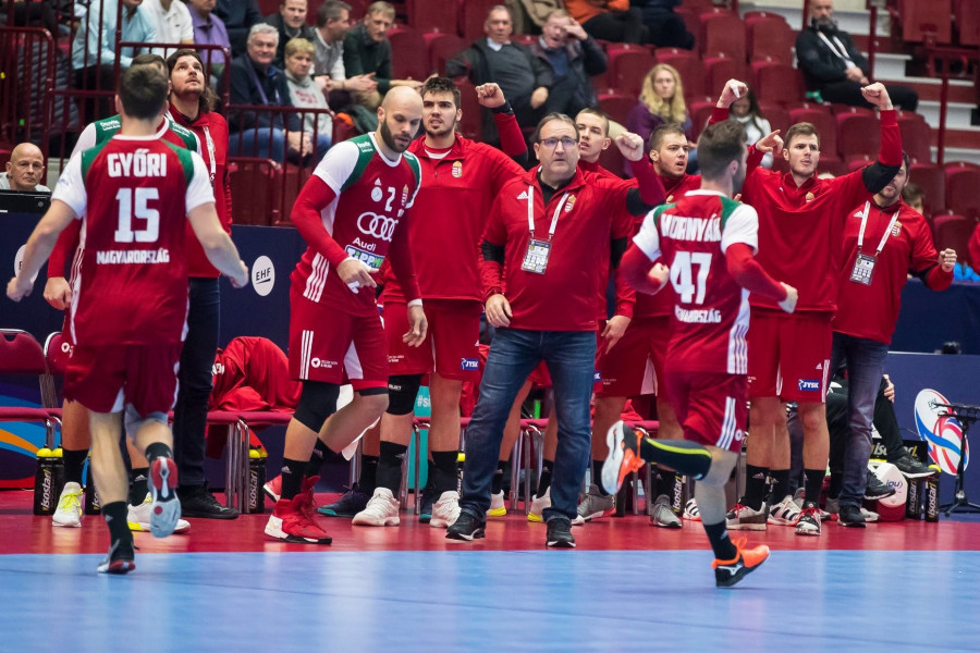 Fekete Bálintra (a képp jobb oldalán) féléves kihagyás vár - Fotó: MKSZ/Kovács Anikó