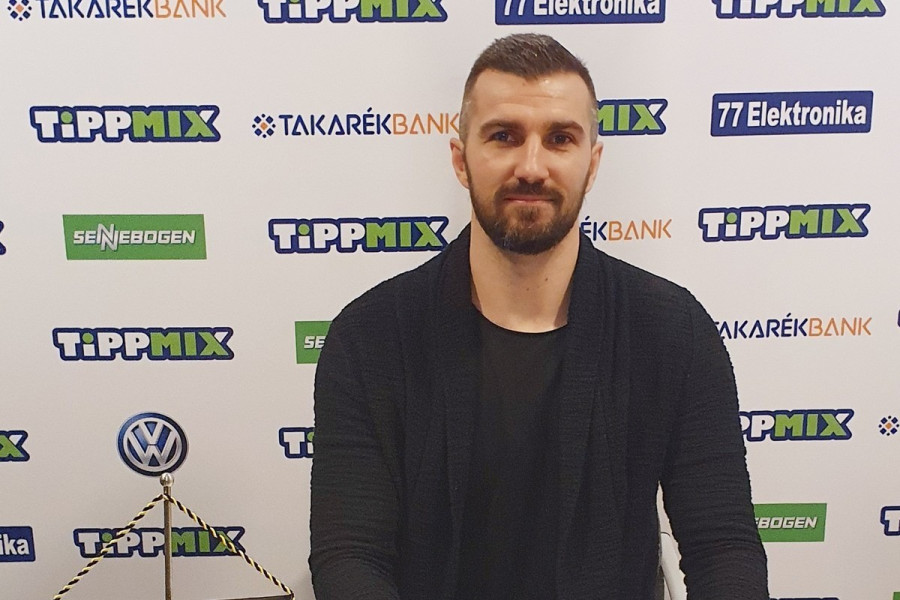 Dénes János Tatabányáról érkezik Balatonfüredre - Fotó: BKSE