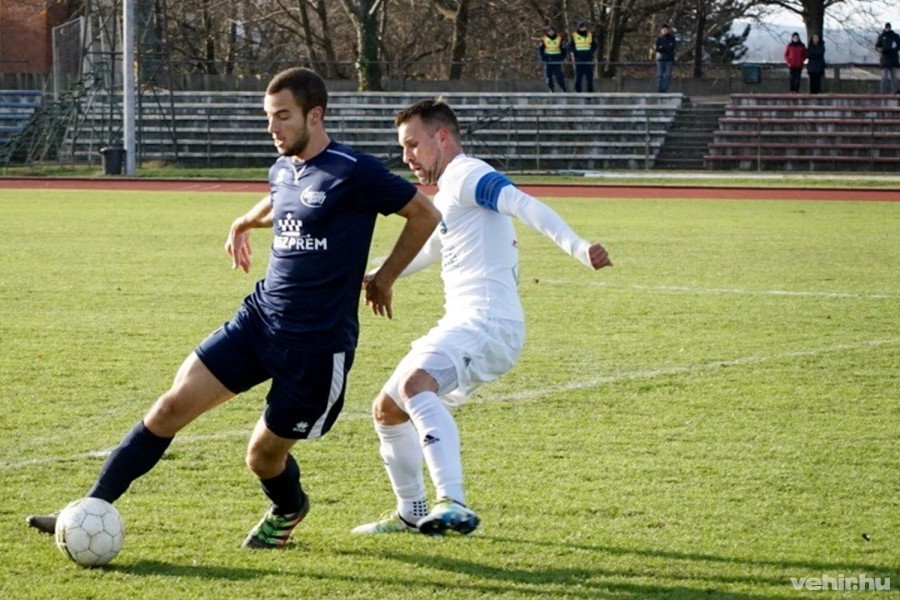 Archív fotónkon a védő Felber Patrik 
