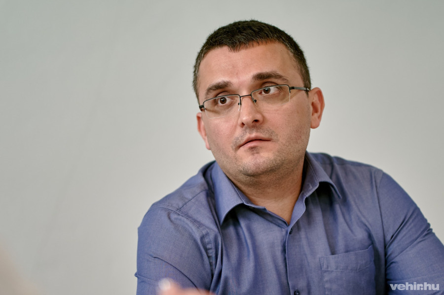 Zatkalik Dávid indulás óta a Vehir.hu szerkesztőségének tagja