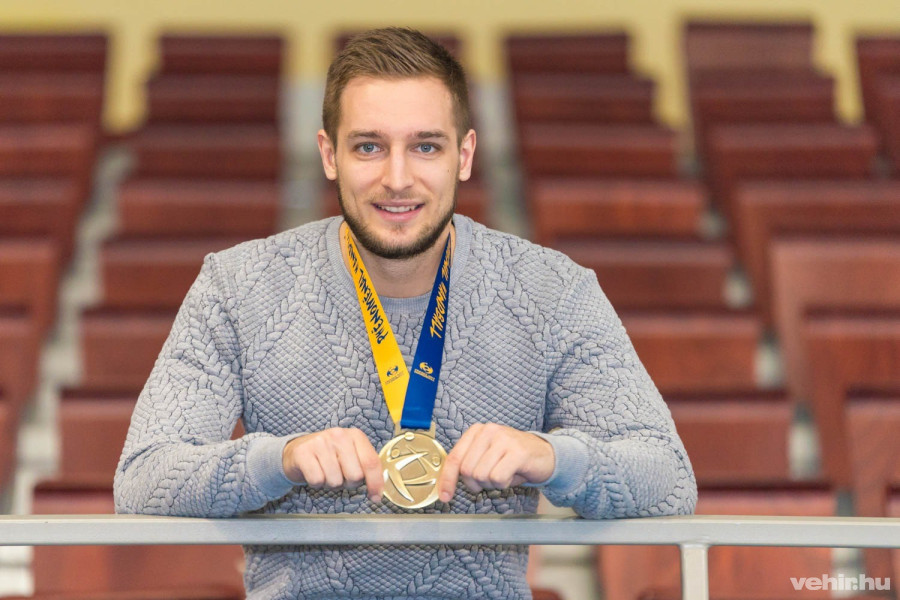 Gasper Marguc a Franciaországban szerzett vb-bronzéremmel a nyakában - Veszprém Aréna, 2017.02.08.