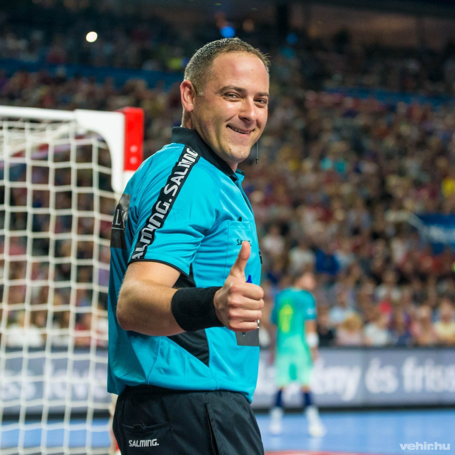 Ritka pillanat: fotósunk összekacsintása a játékvezetővel - Köln (Lanxess Arena), 2017.06.04.