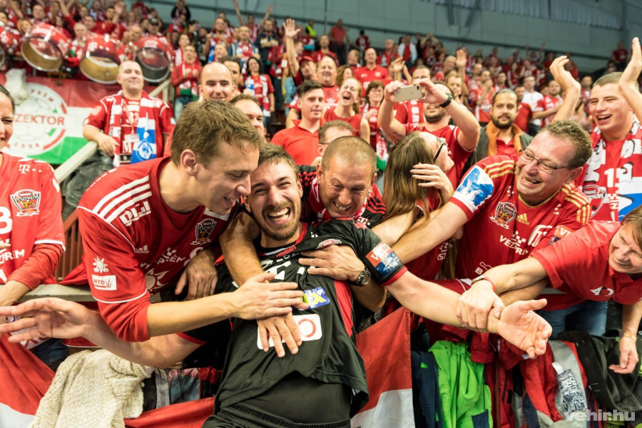 Lékai Máté a bakonyi szurkolók ölelésében - Veszprém Aréna, 2017.09.23.