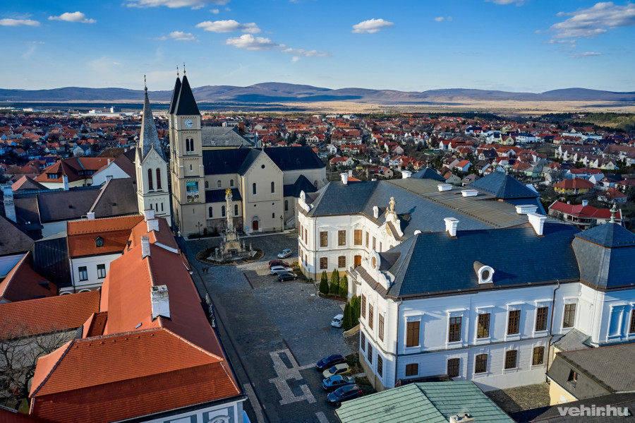 A székesegyház helyett sokan otthon, családjuk körében imádkoznak ezekben a hetekben