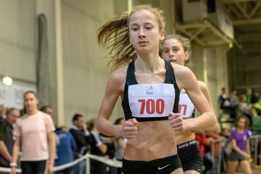 Varga Gréta korosztályos és felnőttbajnoki címet is szerzett fedett pályán - Fotó: Pesti János