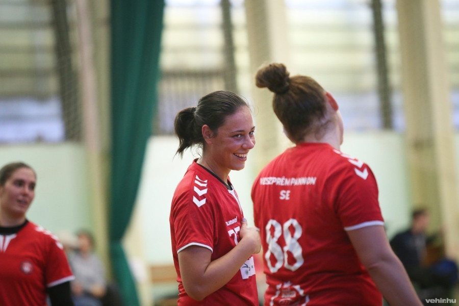 Az irányító Ács Anna húszgólos előnnyel, 155 találattal vezette bajnoksága listáját (archív fotó)