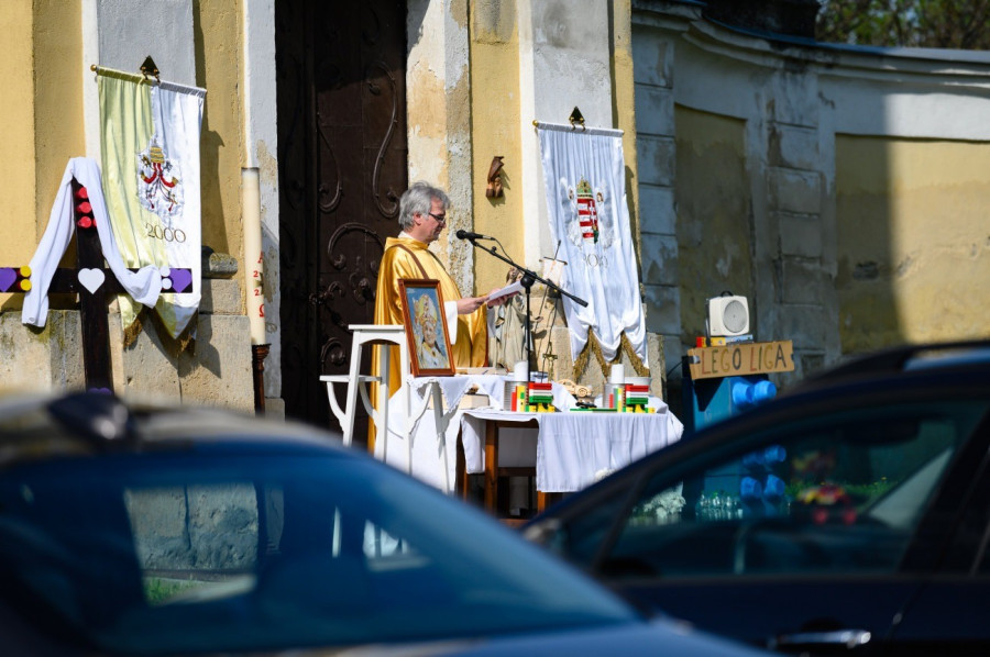 Autós mise előszálláson (MTI)