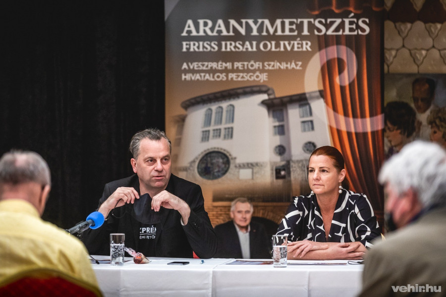 Oberfrank Pál és Kellerné Egresi Zsuzsanna igazgatóhelyettes