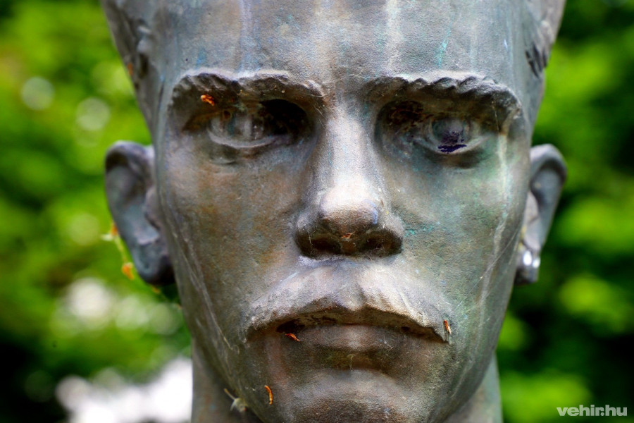 2. Tar István: József Attila