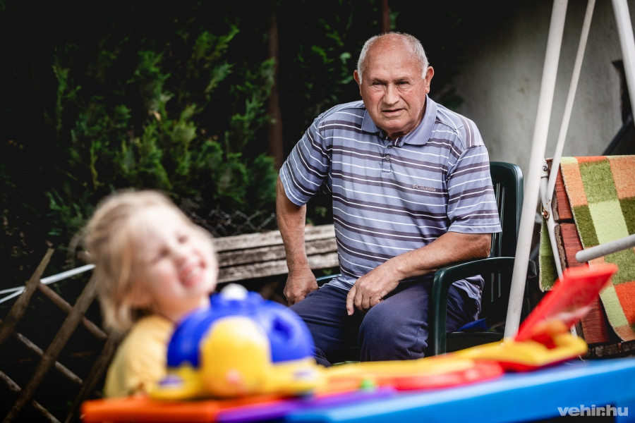 fiatalokat és időseket egyaránt!