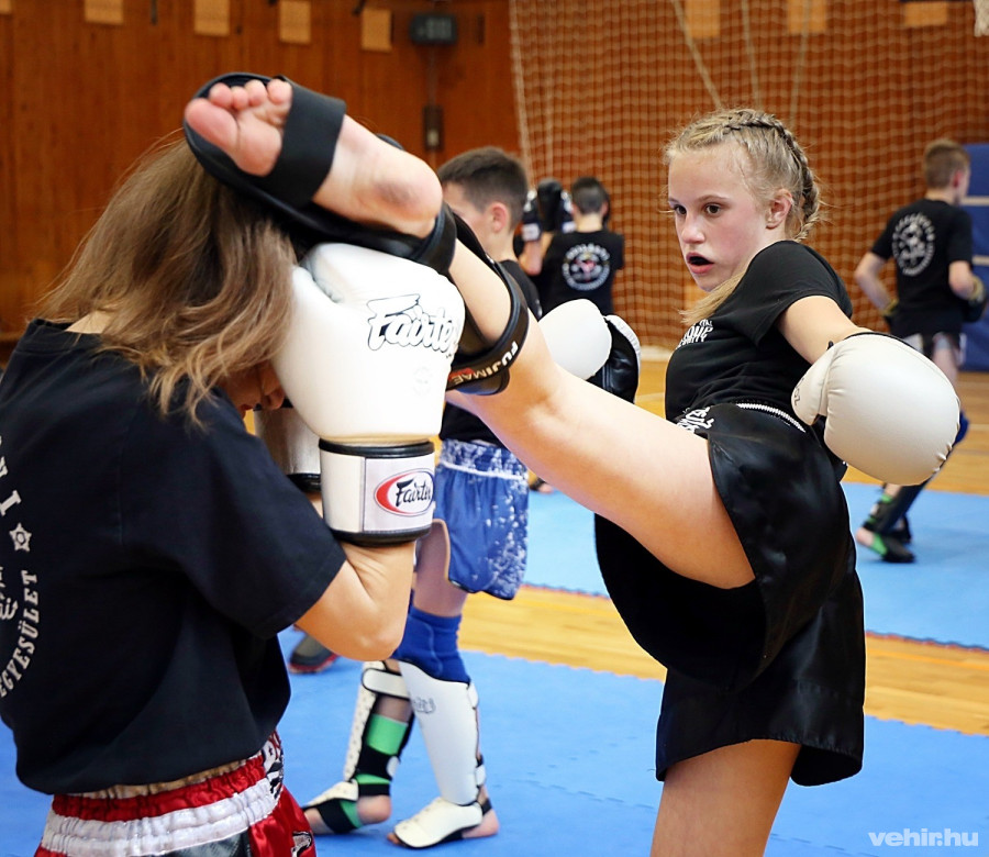 A Weapon Group SC nemzetközi bajnoka, Sipos Regina is bemutatkozott