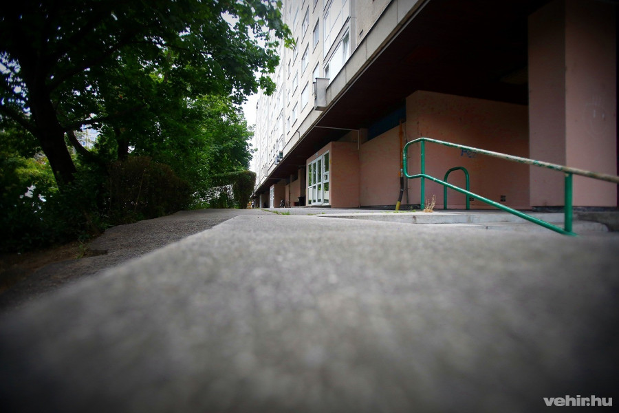 A Jutas ABC környékén élőkhöz is eljut majd a kiadvány (Fotó: Simon Dániel / vehir)