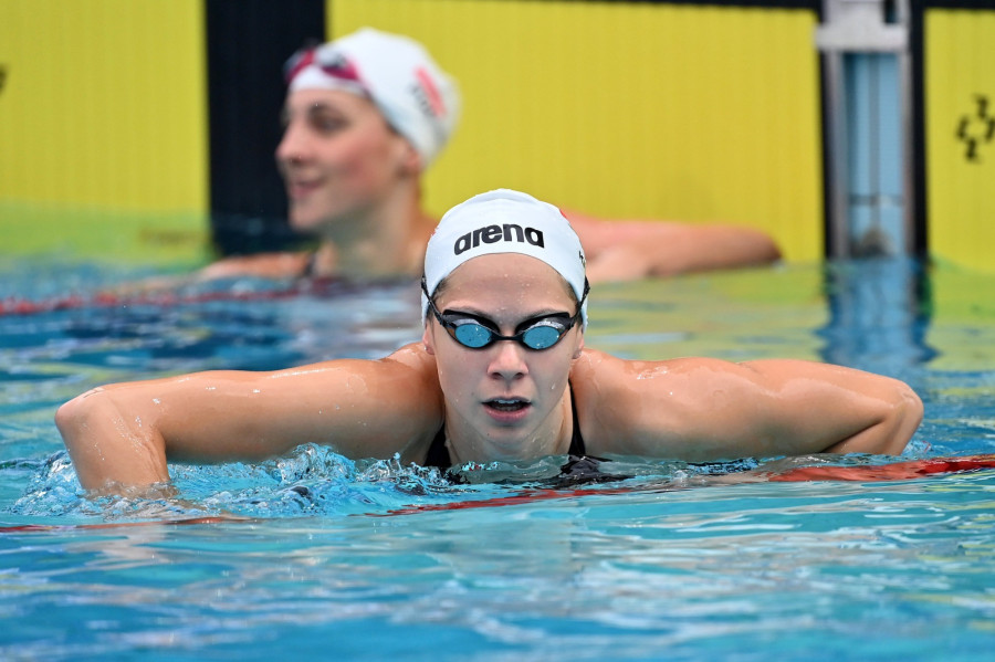 A győztes Kapás Boglárka a célba érkezés után a 200 méteres gyorsúszás döntőjében a Négy Nemzet Úszóversenyén a margitszigeti Hajós Alfréd Nemzeti Sportuszoda és Széchy Tamás Uszodában 2020. július 24-én. MTI/Illyés Tibor