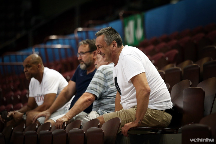 Perez Carlos mellett Gulyás István, Kiss Szilárd, és Zsigmond György is a helyszínen tekintette meg a találkozót