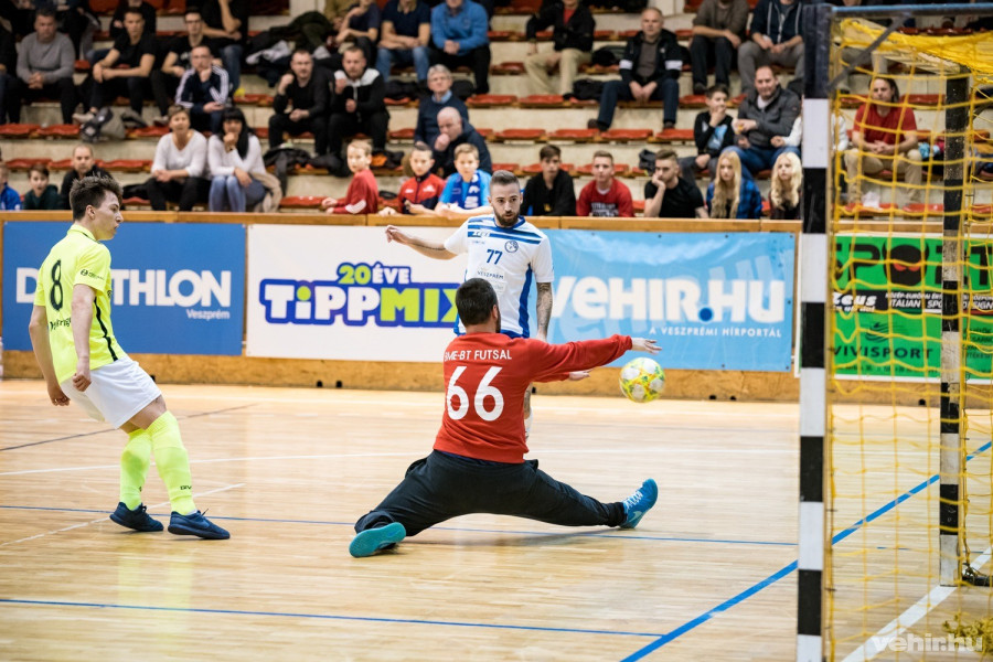 Nagy helyzet, szép védés