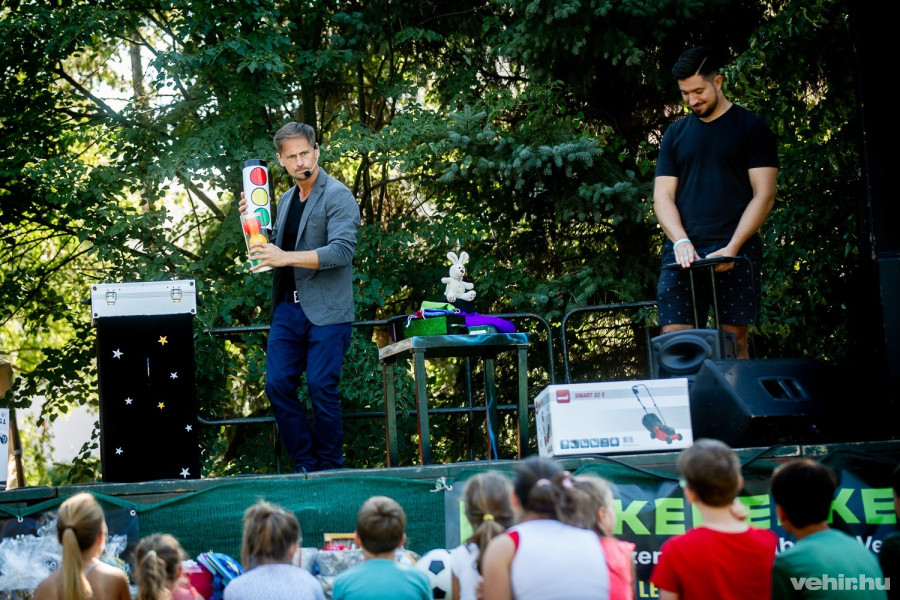 Edu a bűvész varázsolta el a közönséget