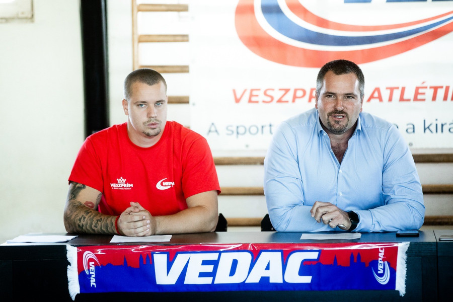 Zentai Tibor szerint egy edzőnek egyszerre kell pedagógusnak és szülőnek is lennie 