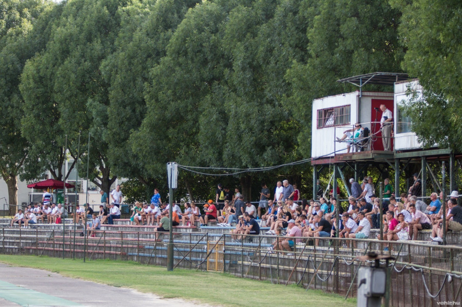 A VLS idei mérkőzéseire sokan kíváncsiak (archív fénykép)