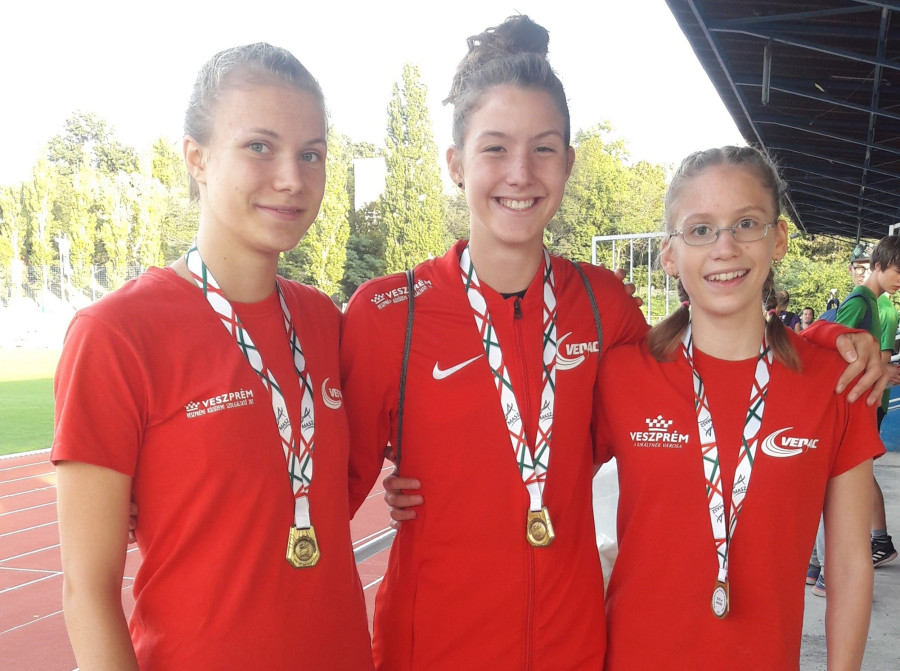 Rédling Renáta, Fekete Júlia és Szemán Kata