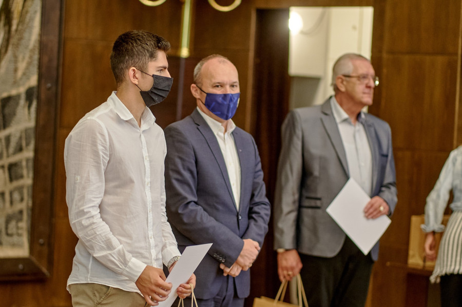 Megköszönték az időseken segítő fiatalok...